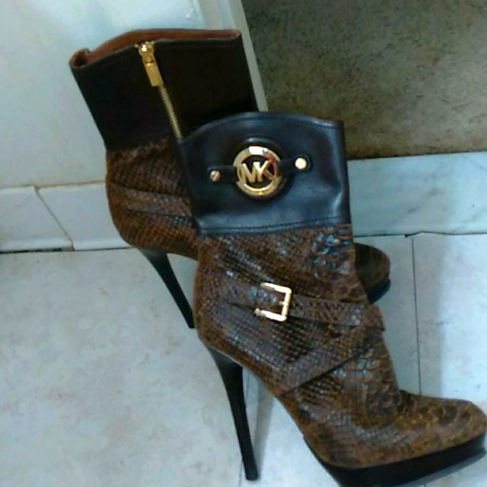 Michael Kors 5" boots